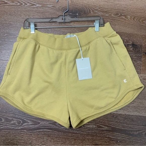 Everlane women’s the track sweat shorts pockets